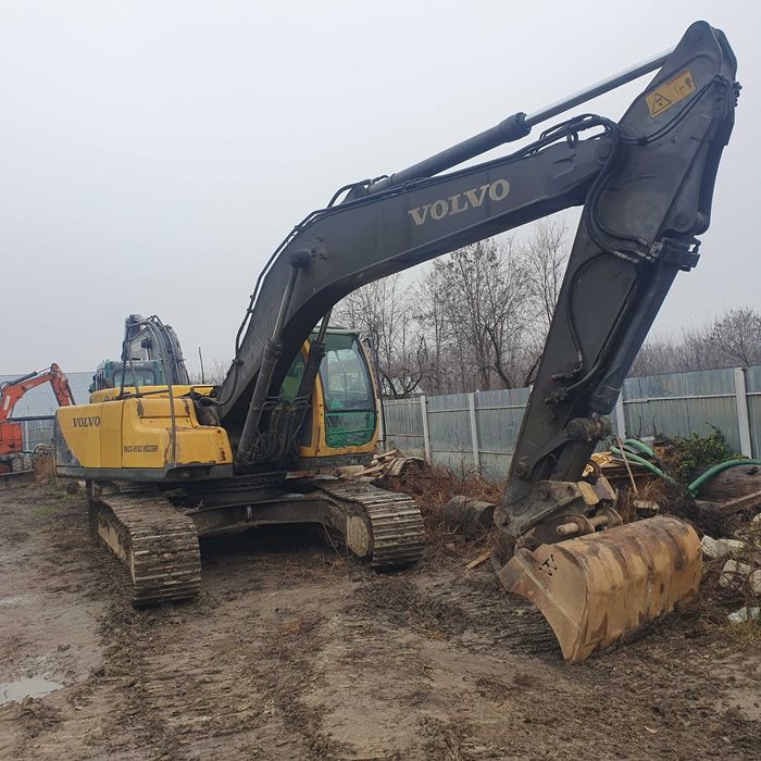 Excavator Volvo EC210