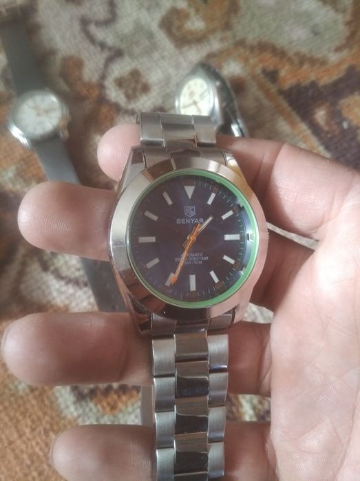 Продам часы наручные