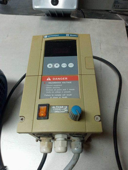 контролер за променлива скорост и Италянски мотори с редуктори