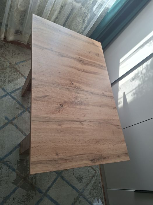 Продаются стол 7000тг