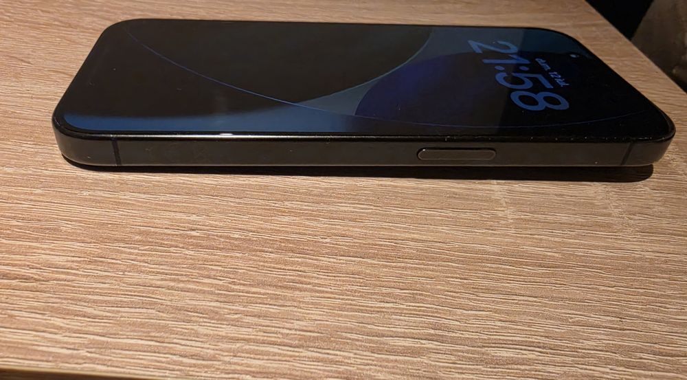 Iphone 15 PRO 87% baterie