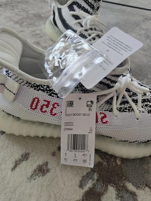Yeezy 350 boost, marimea 44, noi, cu etichetă