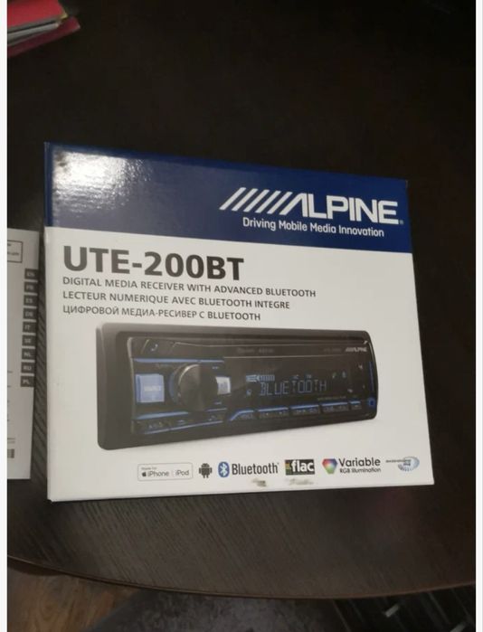 Alpine UTE - 200BT 1 DIN
