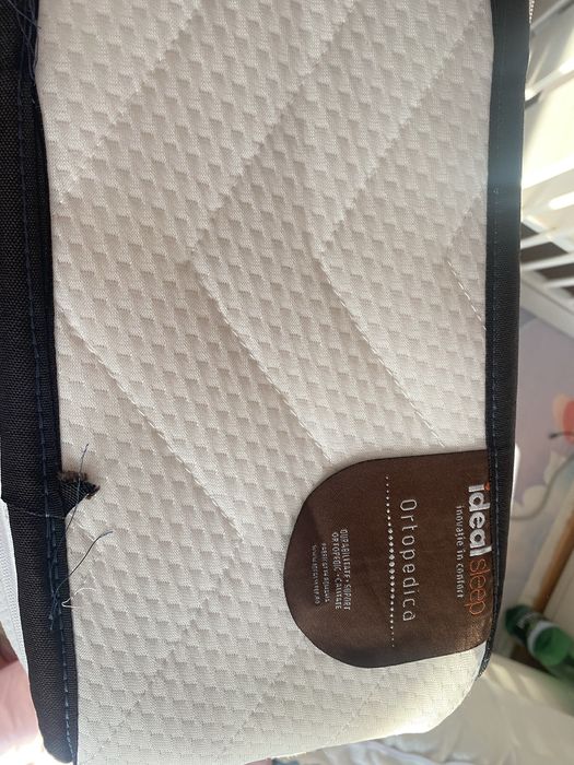 Patut bebe de lemn alb