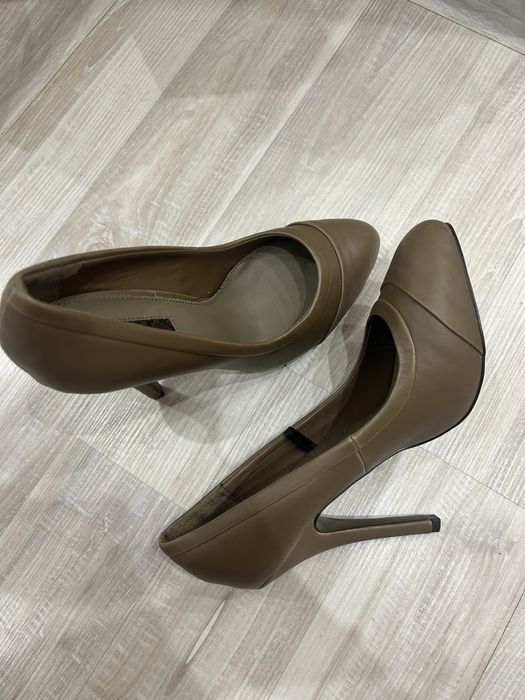 Обувки на ток