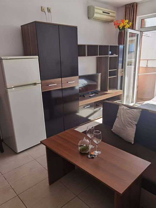 Дава се под наем Едностаен апартамент в к.к. Слънчев бряг - 56 кв.м за 255 € - Снимка #2