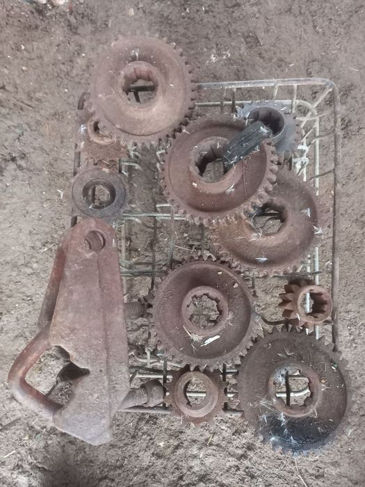 Запчасти 28 Трактор каровка