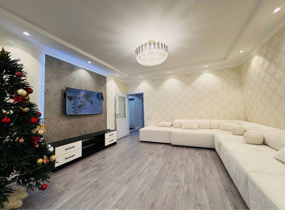 Ойбек метро, 4х комнатная квартира В центре