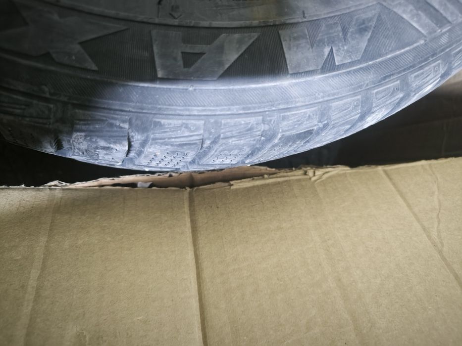 Продам шины зимные шипы