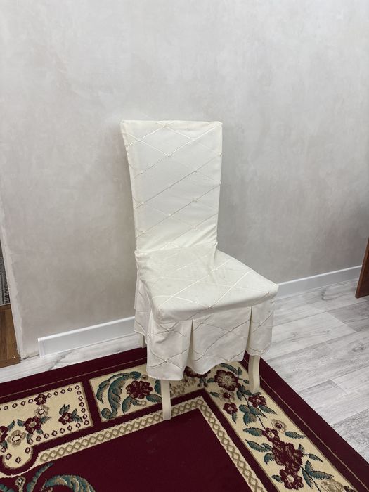 Гостевой стол со стулями