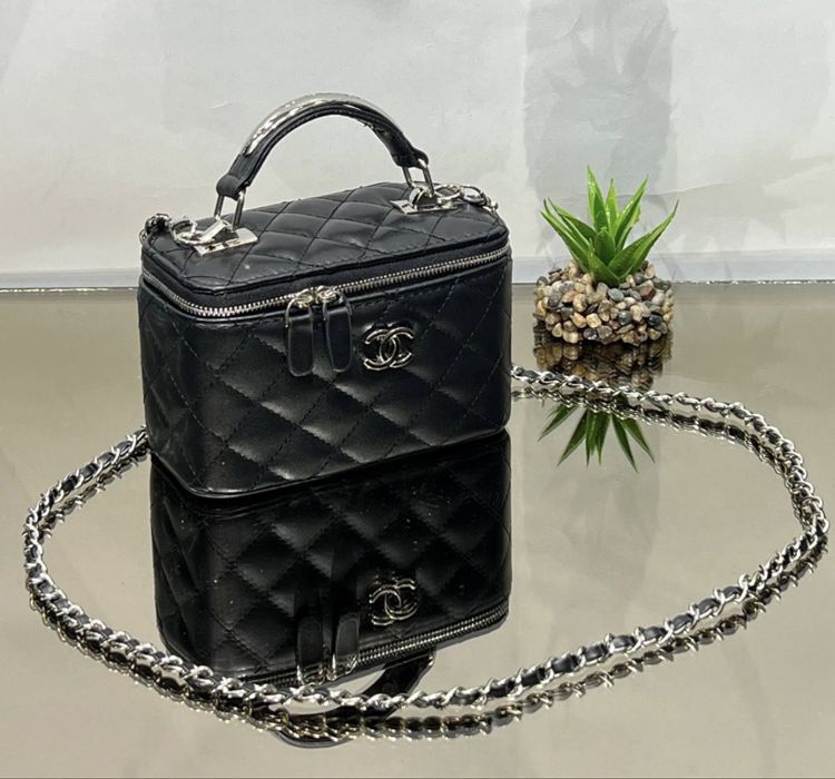 Топ модел чанти бижу