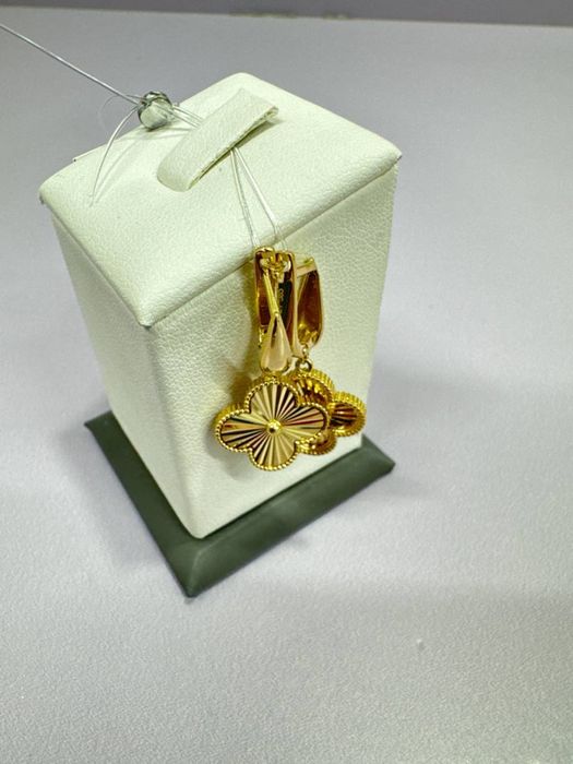 Золотые серьги СР309553