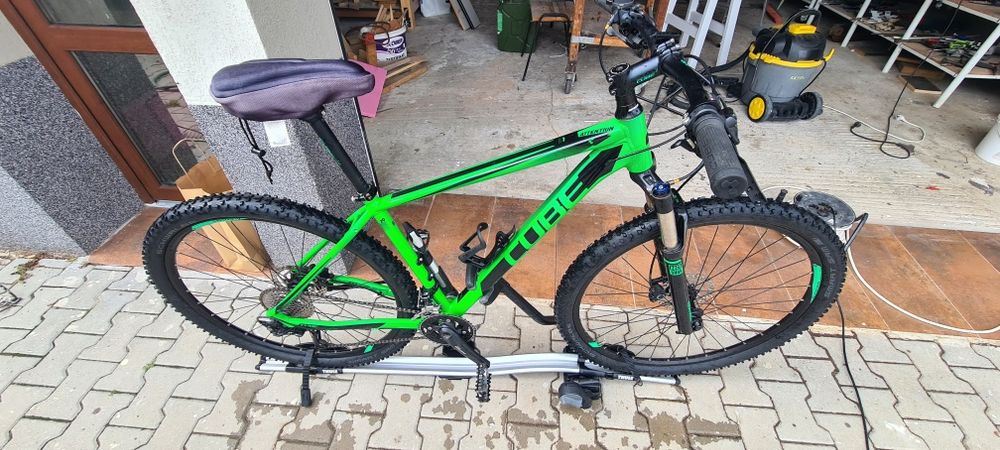 Bicicleta  cube attention 29