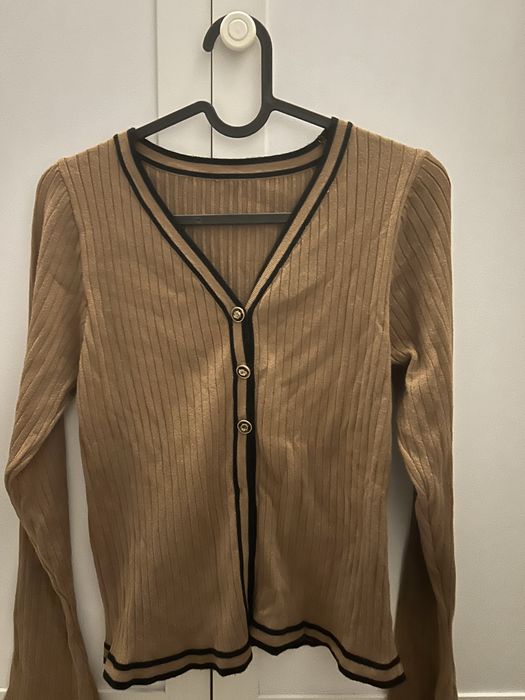 Дамски комплект пола и блуза