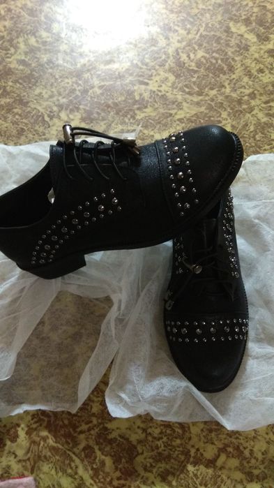 Продам женскую обувь