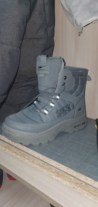 Зимние кроссовки