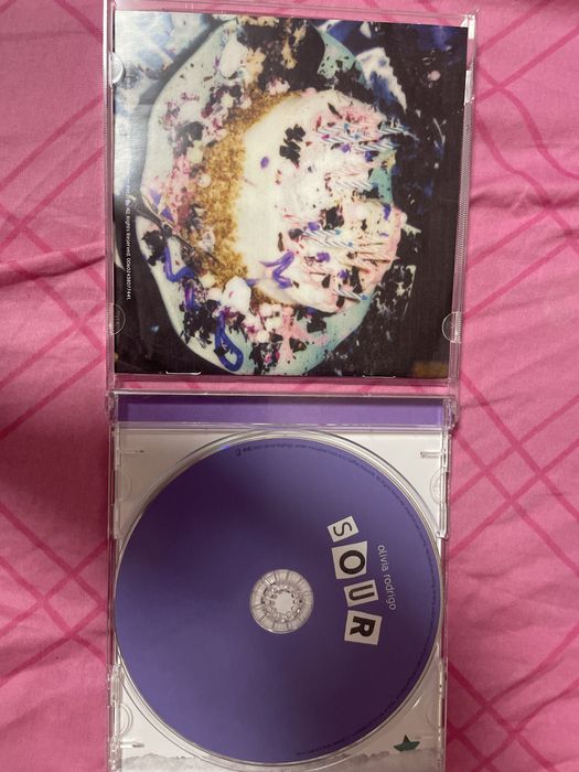Cd olivia rodrigo “sour”