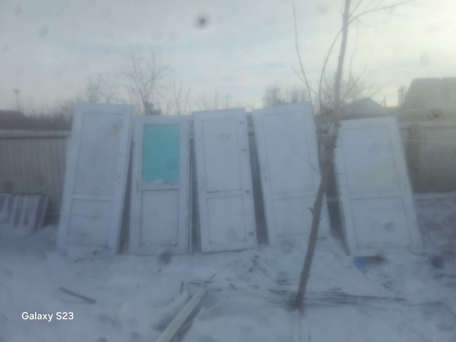 Пластиковый двери