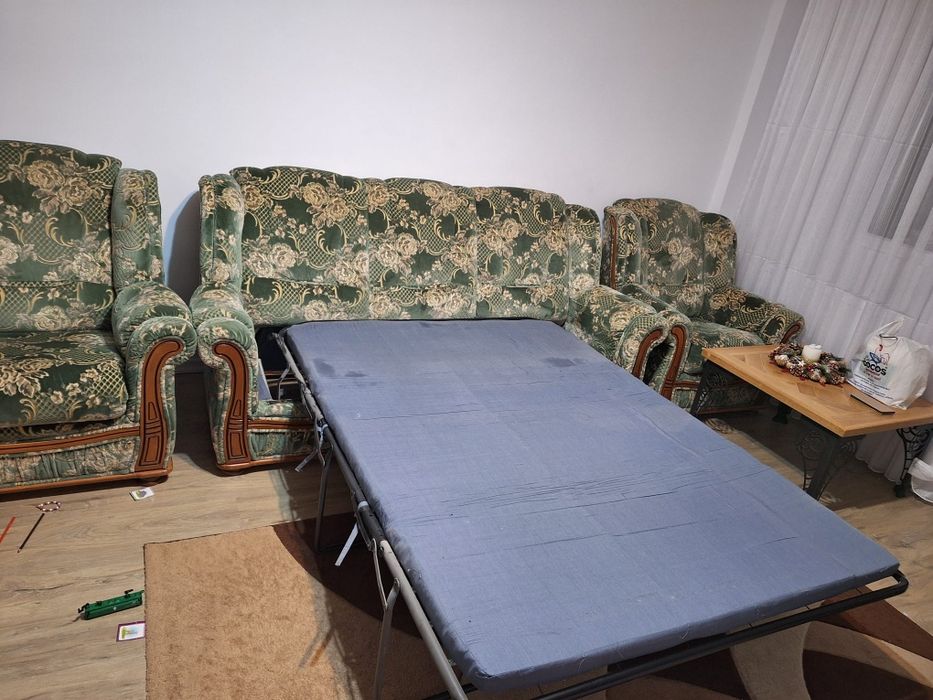 Canapea extensibila cu 2 fotolii fixe