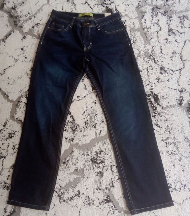 Porno yulduz Mak Kenzi Li