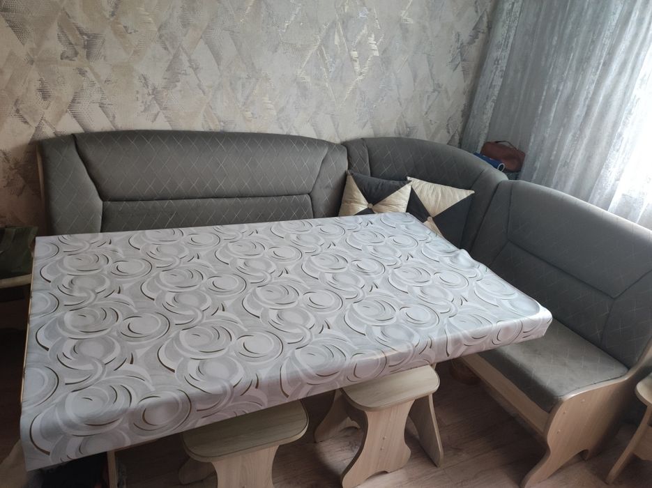 Продам кухонный набор мебели