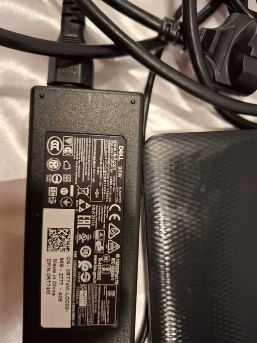 Лаптоп DELL Inspiron 15 3000