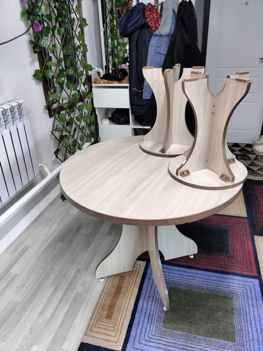 Продам круглый стол