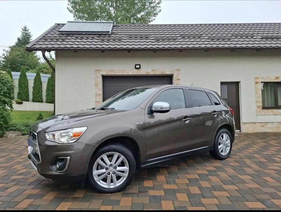 Mitsubishi asx 2015