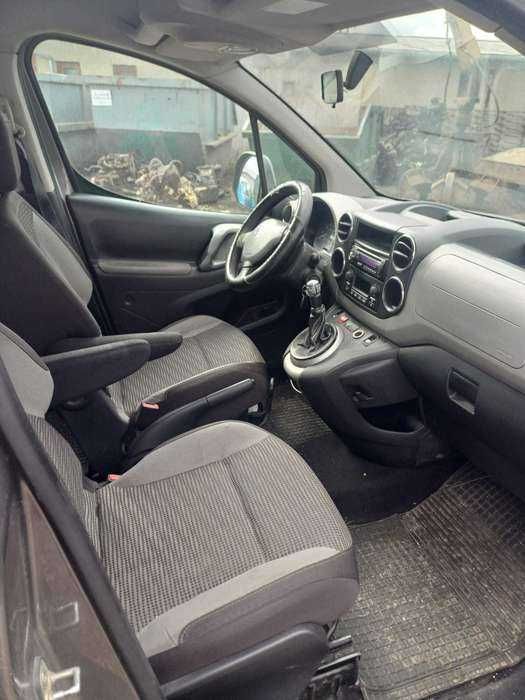 Dezmembrez Renault Laguna, Fiat Bravo, Peugeot Partner