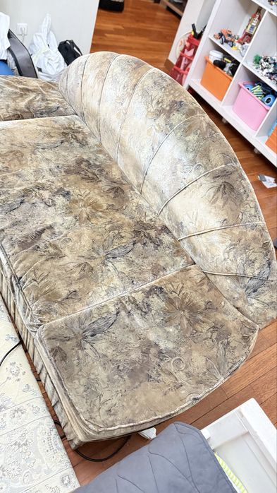 Продам диван удобный