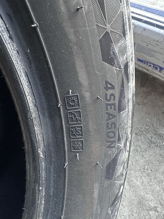 1  255/50/19 all season 2024 kumho