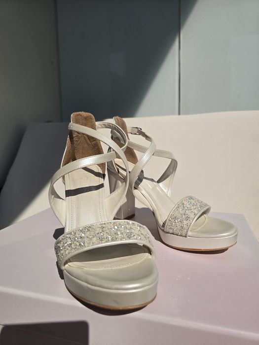 Pantofi de mireasă