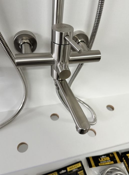 Продам душевую стойку с краном