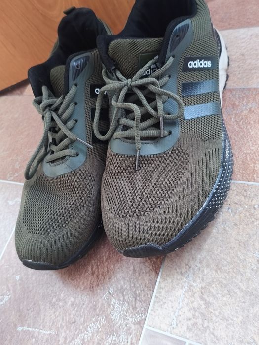 Разные обуви прадаём