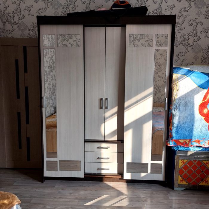 Шкаф  продам срочно