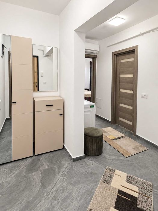 Proprietar – Închiriez apartament 2 camere, 70 mp, Central Râmnicu Vâlcea, renovat integral, mobilă nouă, centrală Vaillant