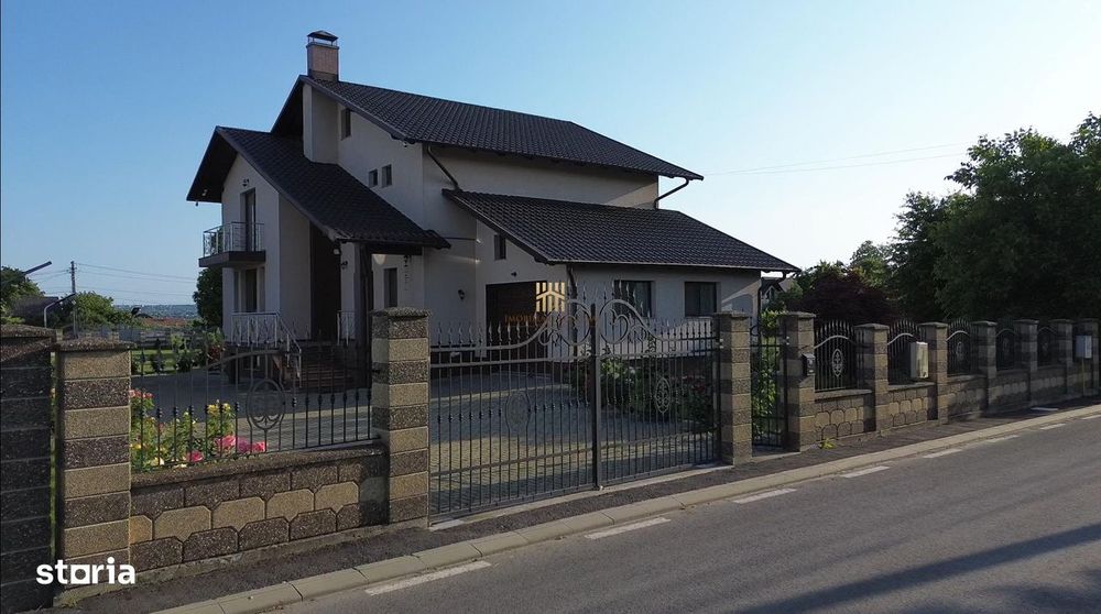 Casa Superba! In Suceava! Teren 1800 mp! De vanzare!