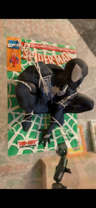 Spider Man black suit
