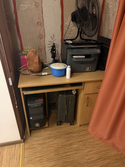 Продам шкаф и компьютерный стол