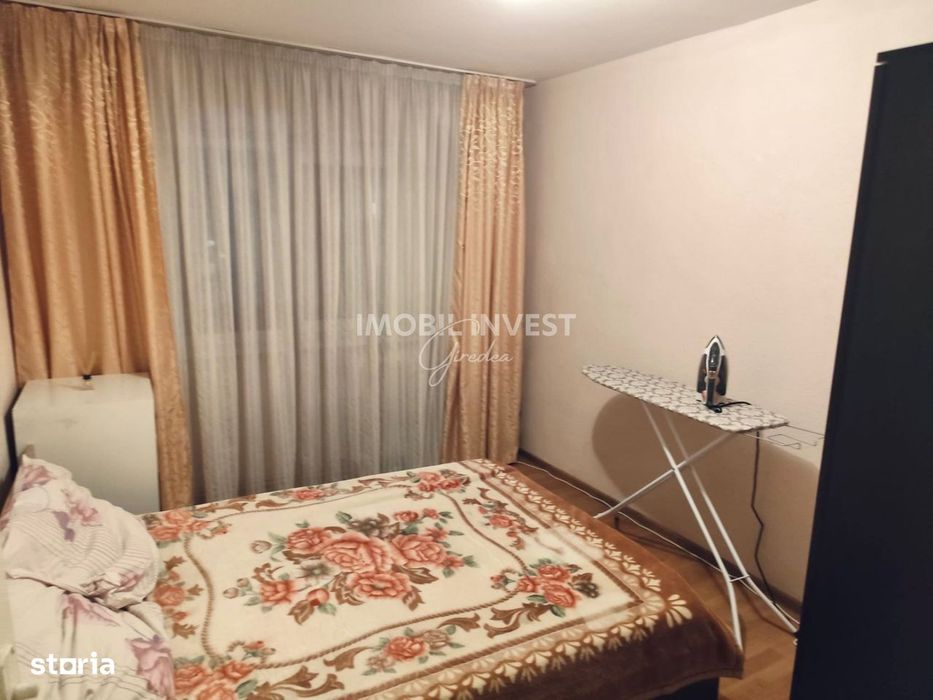 Apartament decomandat 3 camere, 2 bai, balcon inchis, Cetate