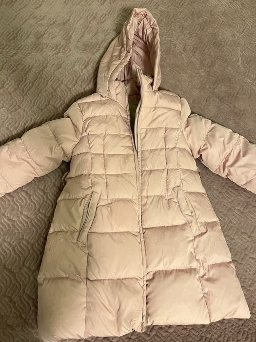Продам куртки на девочку
