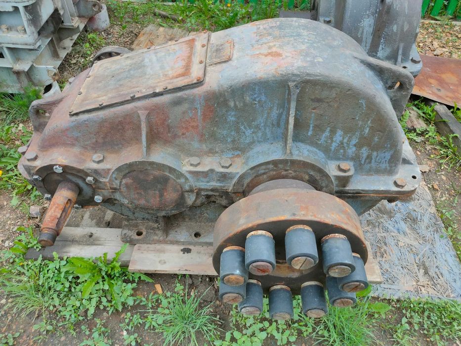 Продам Редуктора РМ-650 передаточное число (25.40)