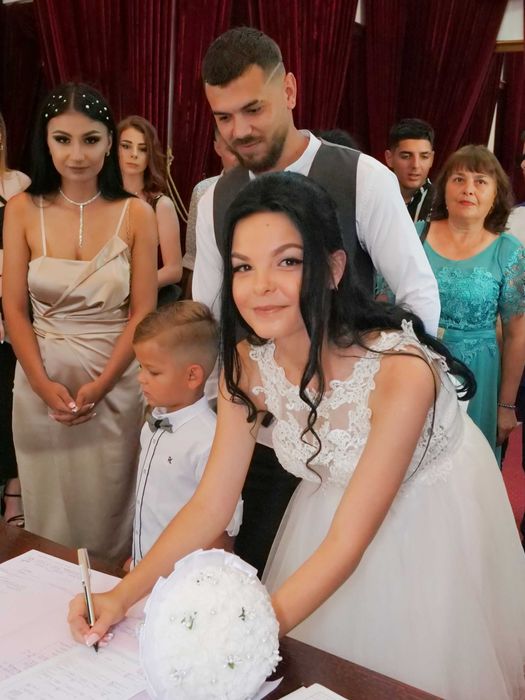 Fotograf-Cameraman foto-video Evenimente sedinte foto clipuri ..