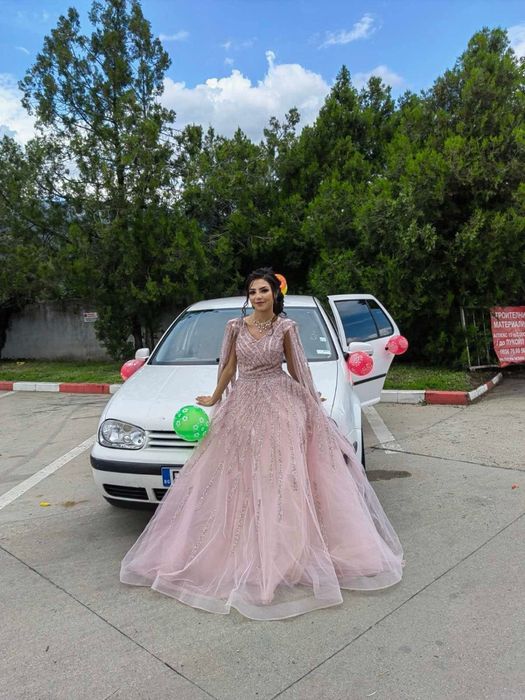 Продавам балната си рокля