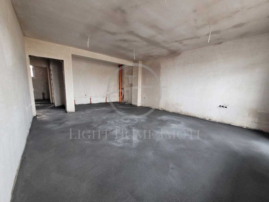 Продава се Тристаен апартамент в Пловдив, Остромила - 122 кв.м за 1156 €/кв.м - Снимка #1