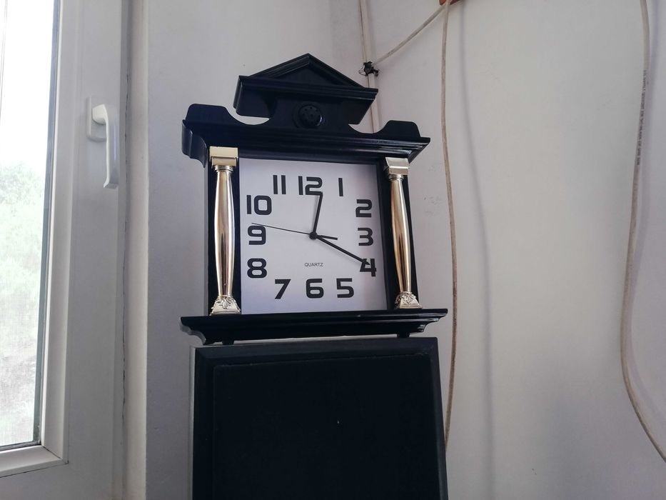 Ceas de perete radio controlat AMS, de EXTERIOR, dimensiuni 29X7X34 cm