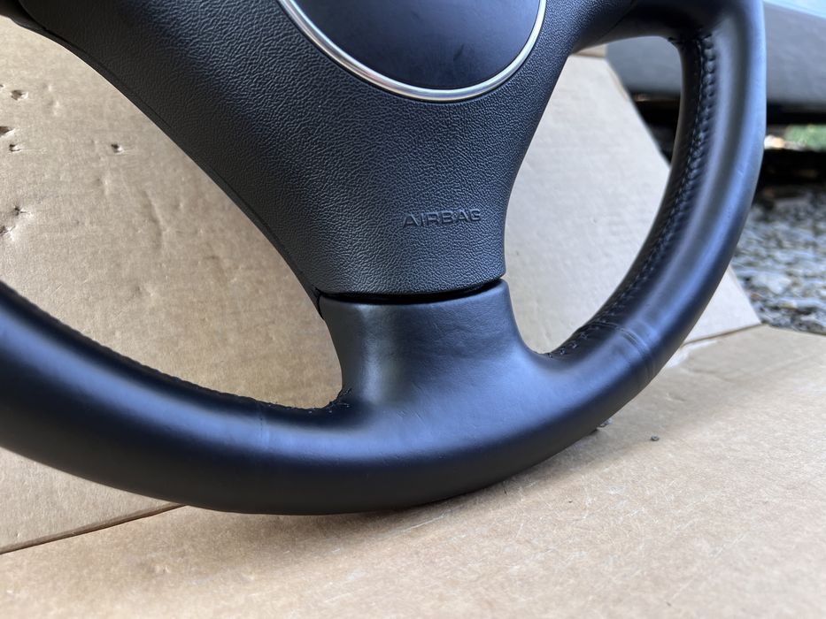 Audi a3 8p перфектен волан като чисто нов.