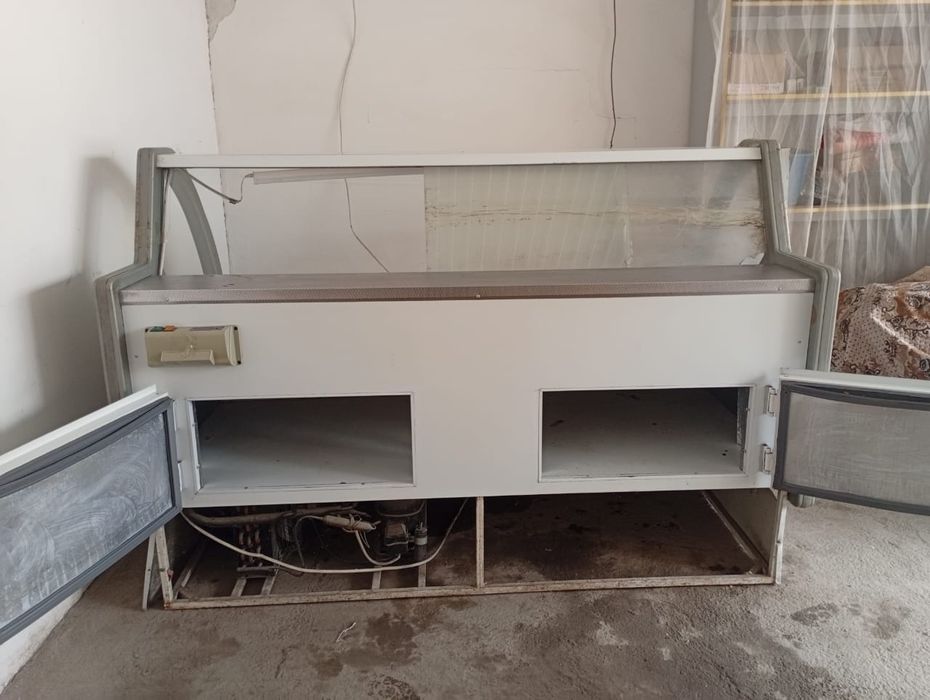 Срочно витринный холодильник сатылады