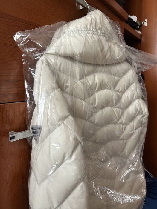 Дамско зимно яке Guess