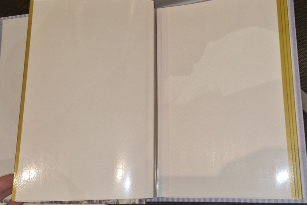 Фото албум в кутия 29см на 21 см